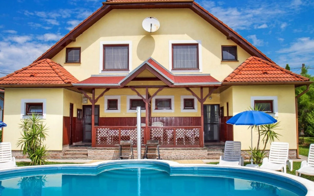 Yellow 2 Balatonm Riaf rd