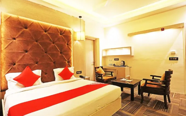 OYO 8902 Hotel Ronald Inn
