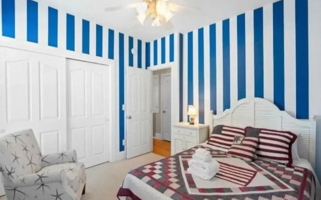 After Dune Delight - Relax And Unwind In This Fun And Spacious 3 Story Home. Light, Bright, And Close To Everything! 4 Bedroom Townhouse by RedAwning