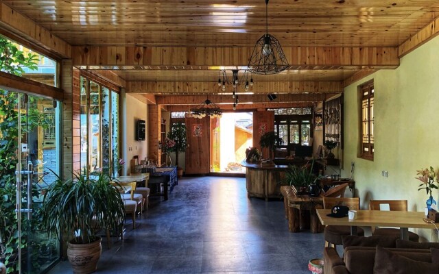 Tourist Courtyard Hotel