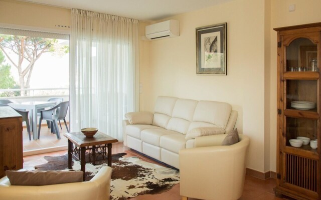 Apartment Just 400m From the Beach for 6 People in Pals