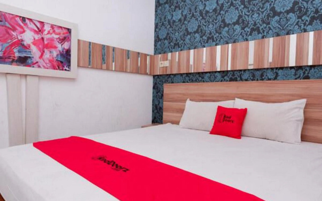 RedDoorz near Plaza Simpang Lima – Guest Rooms – Semarang