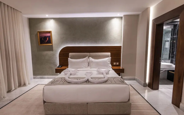 Tura Hotel