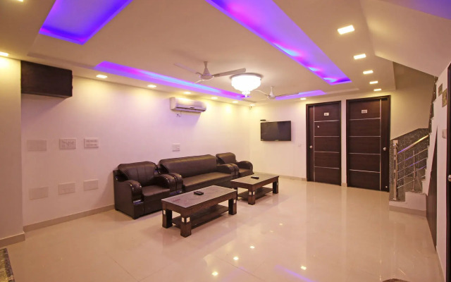 Hotel Tourist Palace Near Delhi Airport