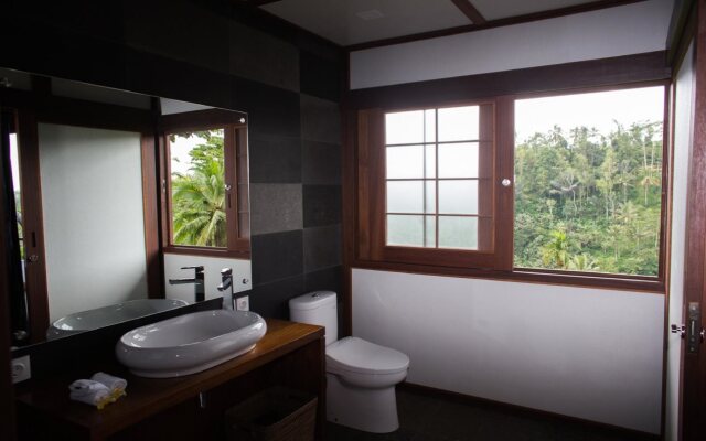 Suarapura Resort & Spa