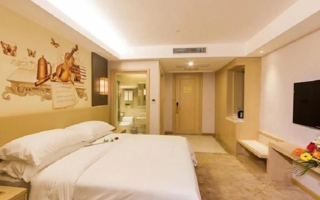 Vienna Hotel (Yiyang Heshan Xiufeng Park)