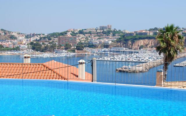 Apartment with joint pool and fantastic sea view