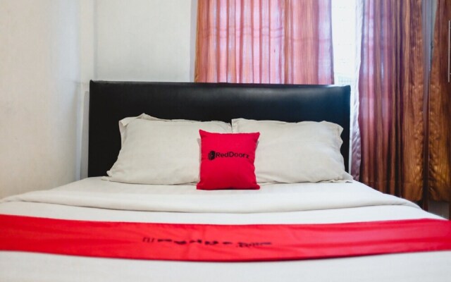 RedDoorz Plus near Palembang Indah Mall