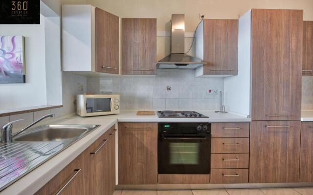 Sliema Seafront 3BR - opposite Beach - AC & Wifi by 360 Estates