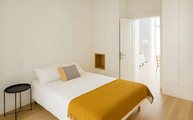 2bed flat with Balcony in Central Lisbon