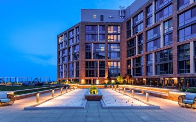 Global Luxury Suites at The Wharf