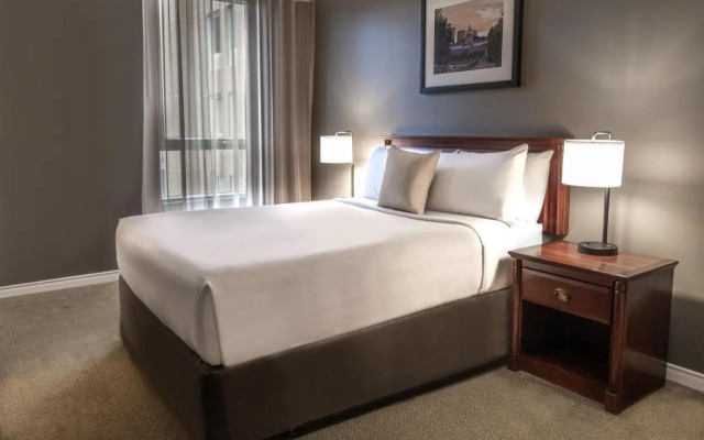 Hotel Faubourg Montreal - ex Holiday Inn Express Hotel & Suites Centr
