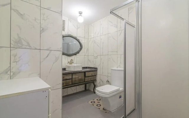 Charming Flat With Backyard Close to Zorlu Center