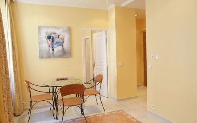 Azur Best Housing Cousin