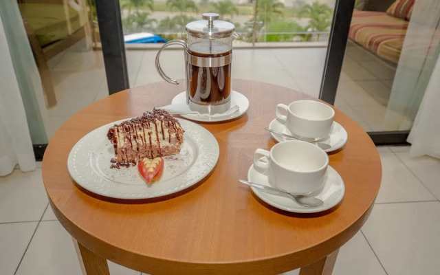 Ela Beach Hotel & Apartments