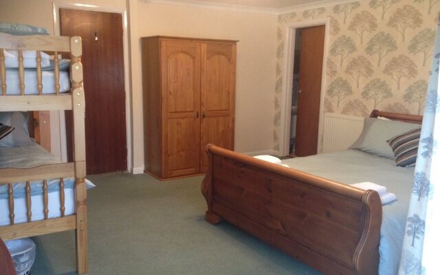 Pine Lodge Guest House