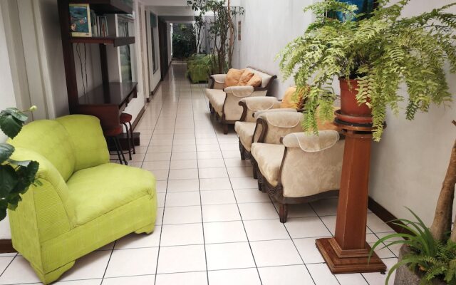 Hotel Hojarascas