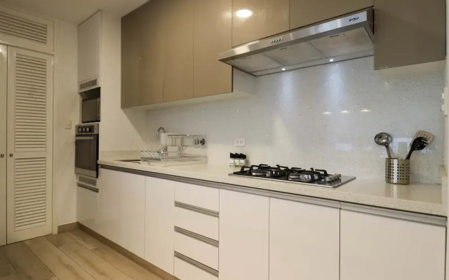 w Charming 2BR w Balcony in Miraflores