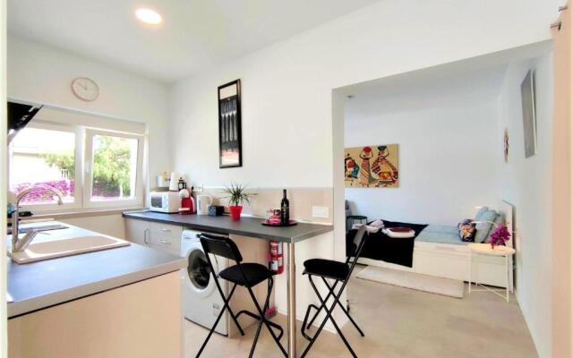 Fantastico 2 - With Large Balcony, Terrace and Garden