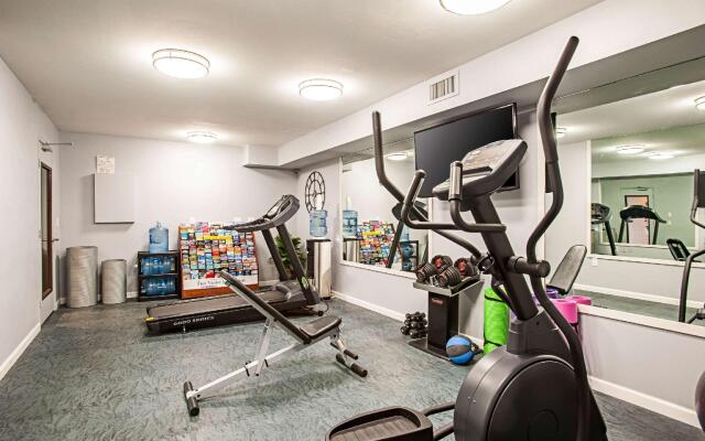 Comfort Inn & Suites Pacific - Auburn