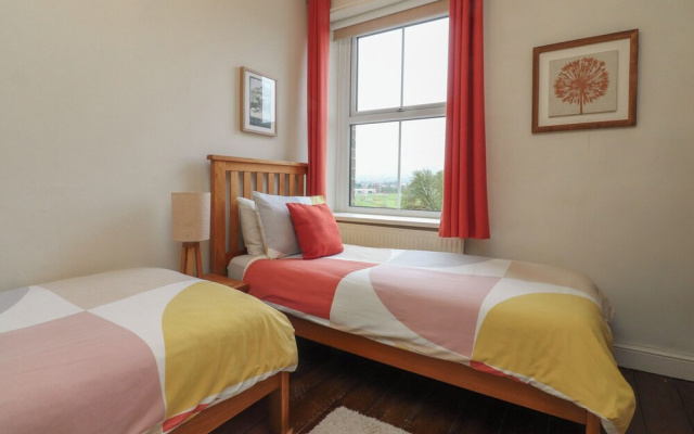 Canalside Cottage