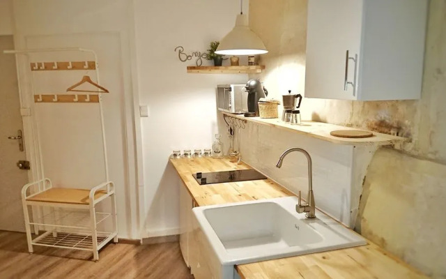 Place de la ROQUETTE centre historique