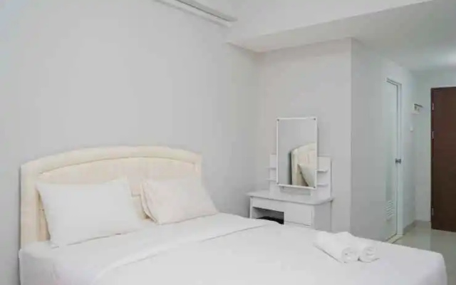 Fully Furnished Studio at Majestic Point Serpong Apartment By Travelio