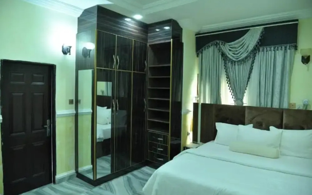 Plot 400 Luxury Apartments