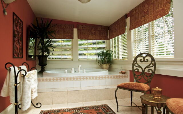 Villa Marco Polo Bed and Breakfast Inn