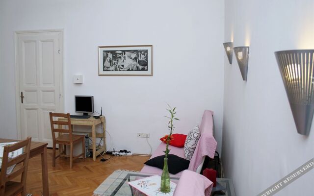 Alkotmany street Apartment