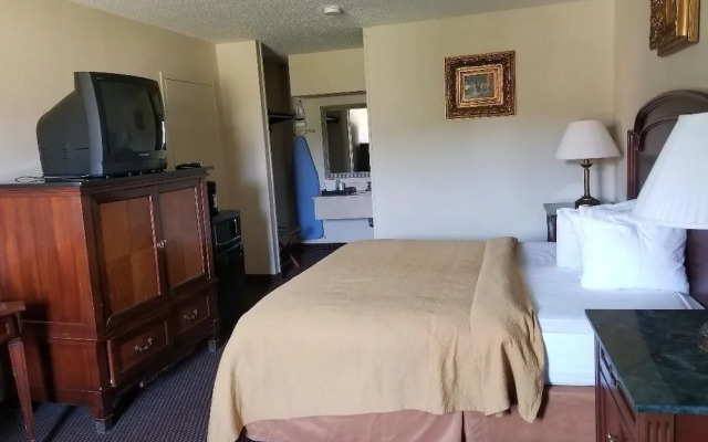 Executive Inn & Suites