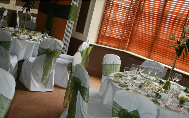 The Warwick Arms Hotel