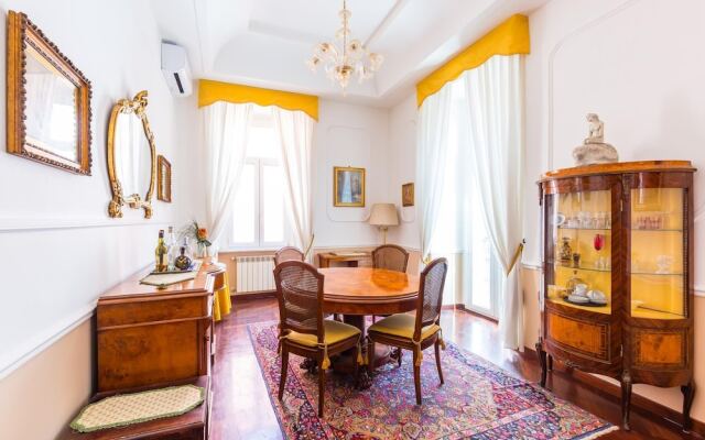 Grand Classic Apartment at San Martino