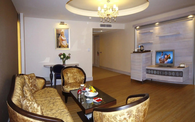Royal Alhambra Palace - All Inclusive
