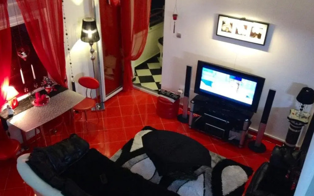 Red Duplex