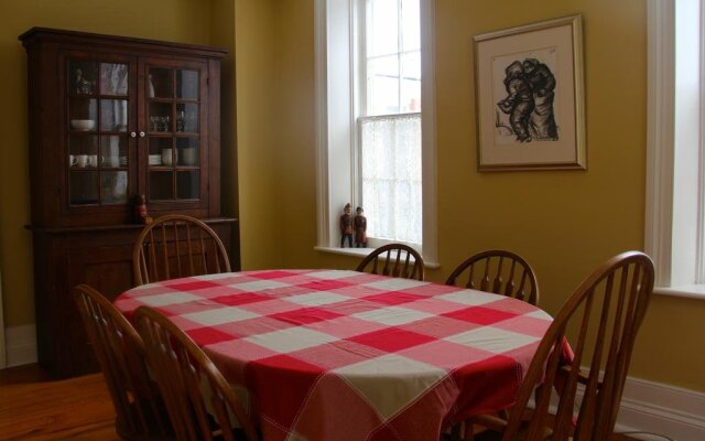 3 Sisters Bed & Breakfast
