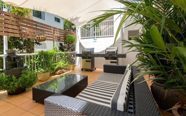 Port Douglas Apartments - Adults Only Oasis