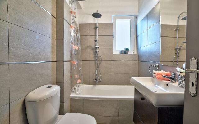 Beautiful Apartment in Glyfada Center