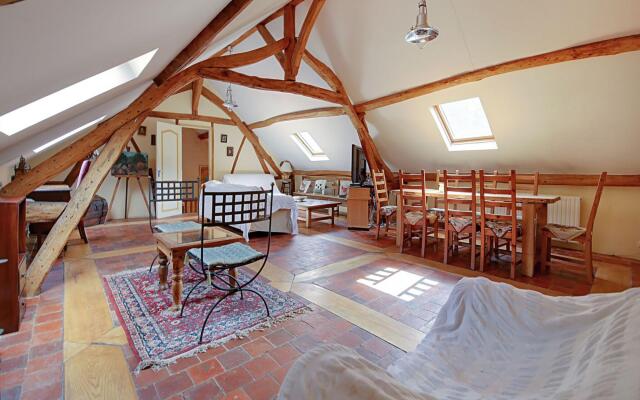 Charming Holiday Home in Raizeux Near Forest