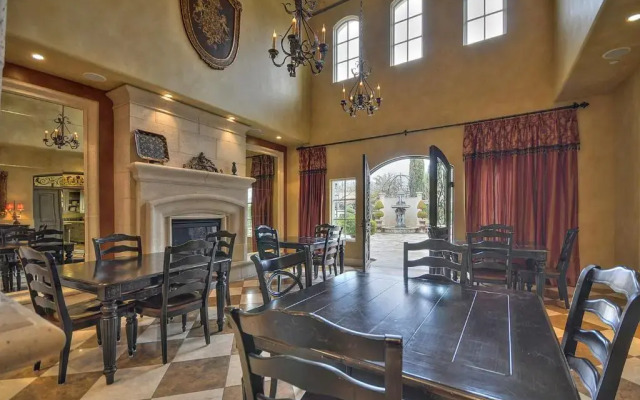 Villa Arden Hills