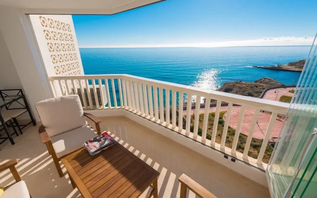 Luxurious 1st Line Top-floor Apartment With Direct Sea Access