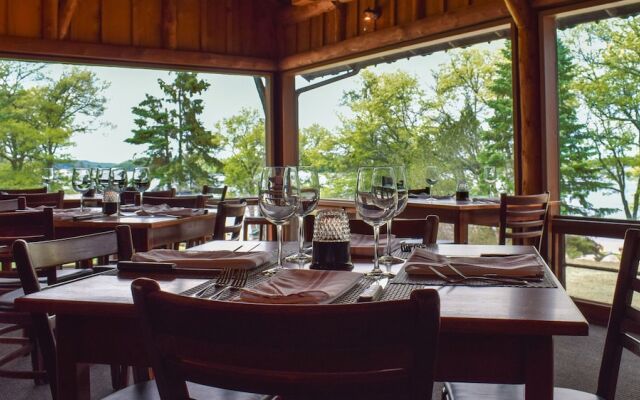 Cragun's Resort & Hotel