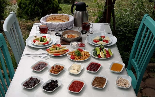 Ada Keki̇ği̇ Pansi̇yon