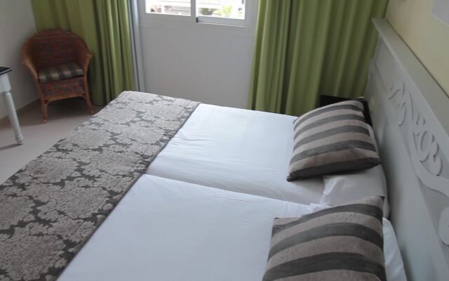 Protur Badia Park Aparthotel