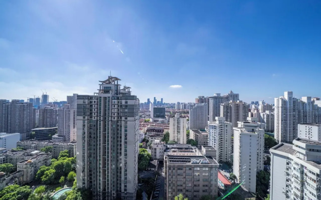 Tyms 2BR 1BA Apt Xujiahui Metro