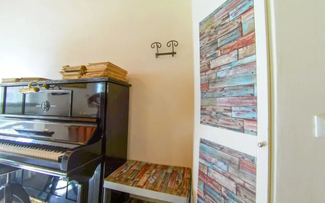 Romantic Piano Apartment