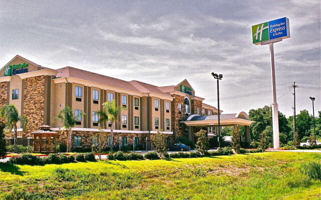 Holiday Inn Express & Suites Cleveland