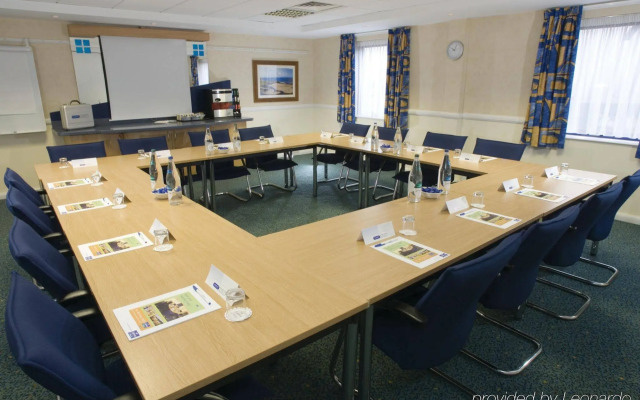 Holiday Inn Express Swansea - East by IHG