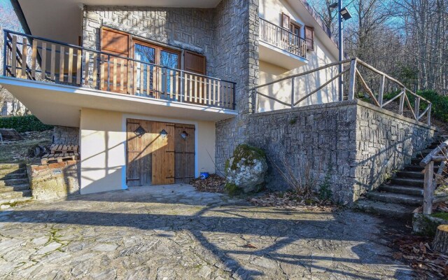 Nice Home in Arcidosso With Wifi and 5 Bedrooms