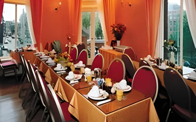 Nadia Hotel